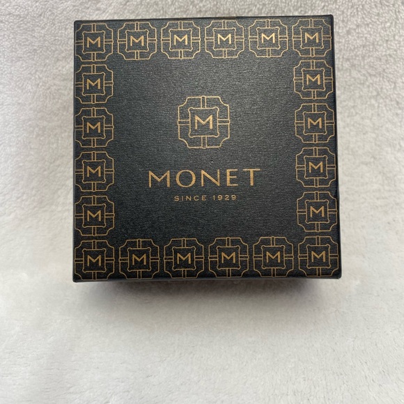 Monet Jewelry Christmas pin - Picture 2 of 6